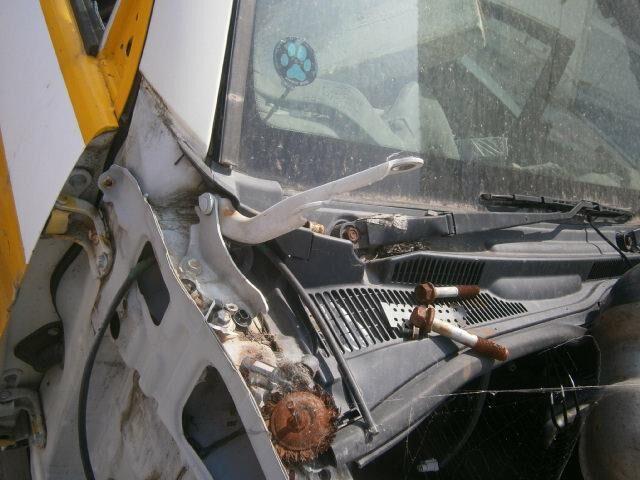 Решетка под лобовое стекло Тойота Хайлюкс Сурф в Березниках 29488